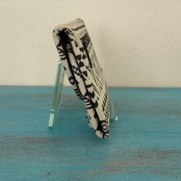 Kavu Mondo Spender Tri-Fold Design Wallet Clutch Travel Organizer Black & Cream - Picture 2 of 9